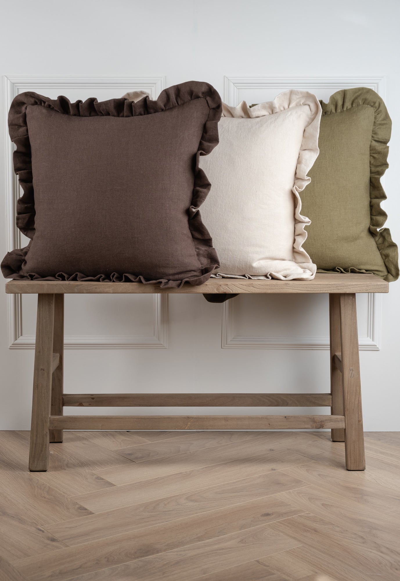 Éire Linen Frill Cushion - Lace